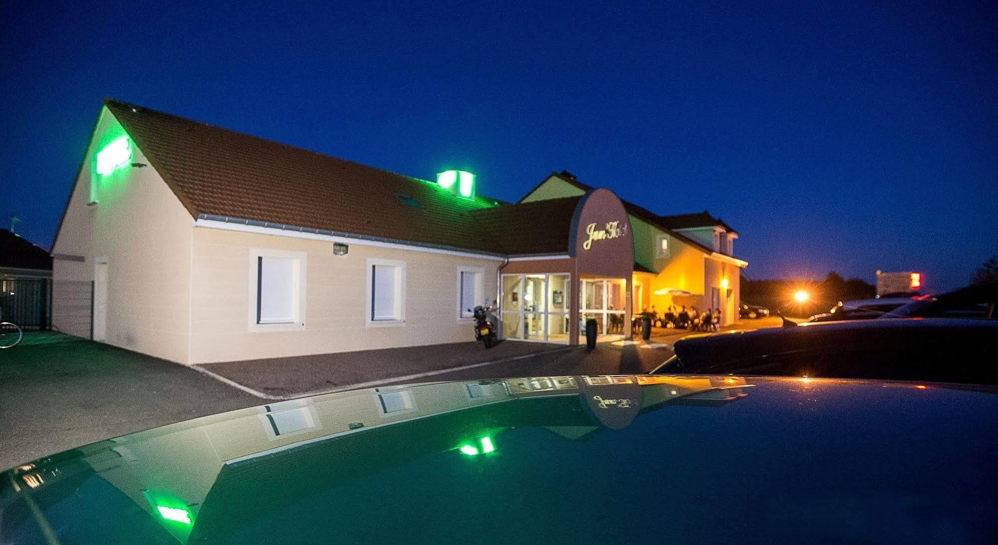 Jum'hotel Saints-Geosmes Bagian luar foto